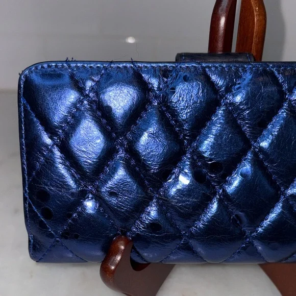 Borgasets Wallet Full Size Leather Bifold Iridescent Blue Quilted Genuine RFID - Picture 6 of 16